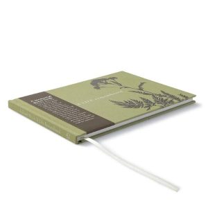 A-Life-Remembered-Memorial-Guest-Book-Flat